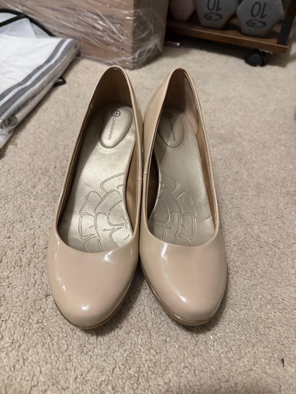 Giani Bernini Beige Patent Round-Toe Pumps